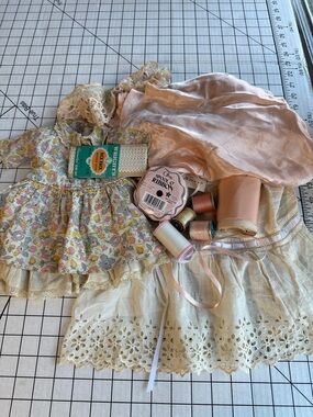 Antique Doll Clothes & Lace Lot – Early 1900s Textiles